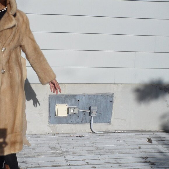 Mink Fur Coat - Picture 5 of 9